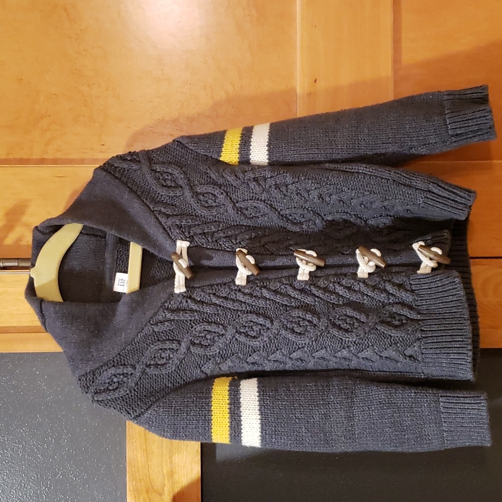 ❤️Host Pick❤️ GAP Shawl Cardigan with Toggle Closure